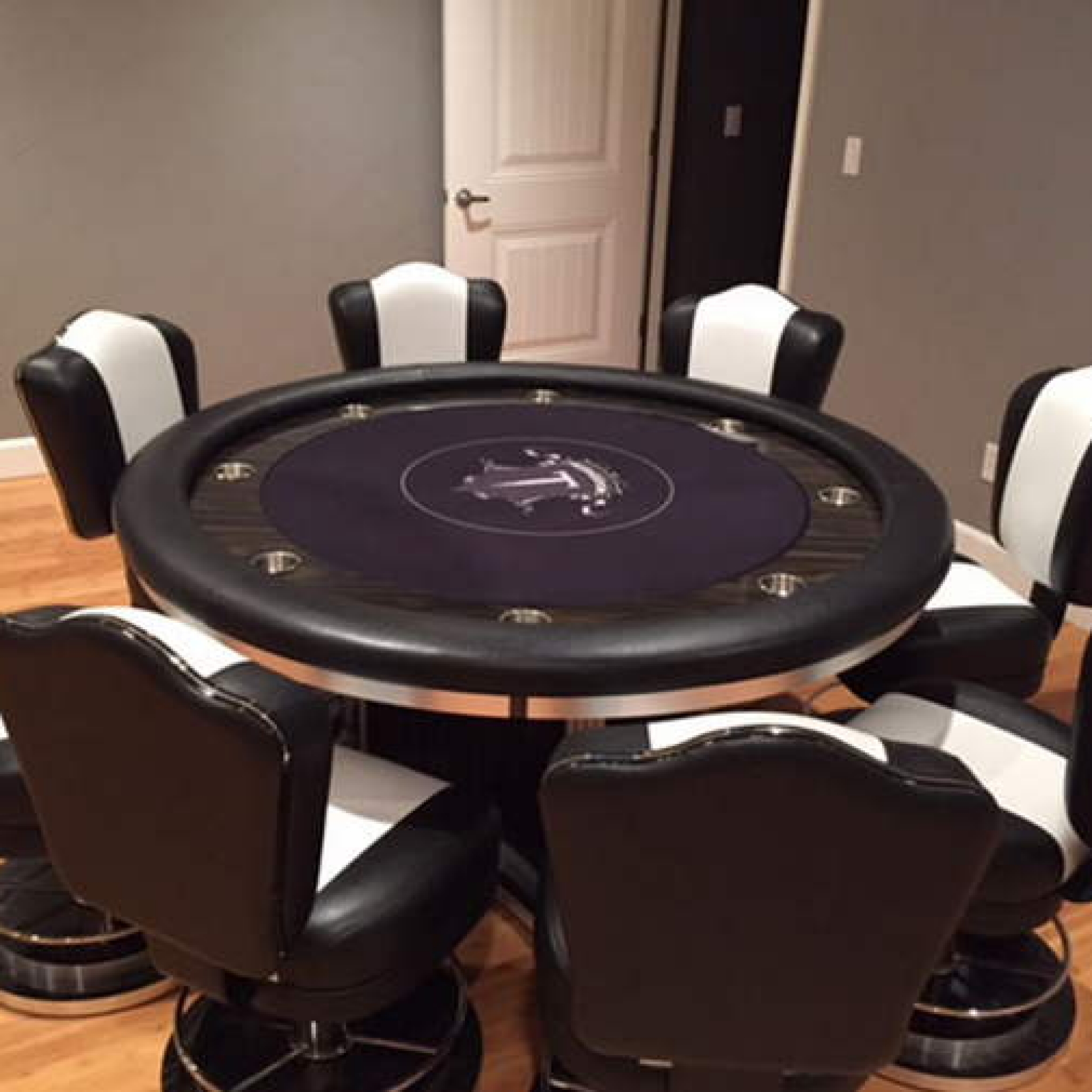 ROUND POKER TABLES Pharaoh USA